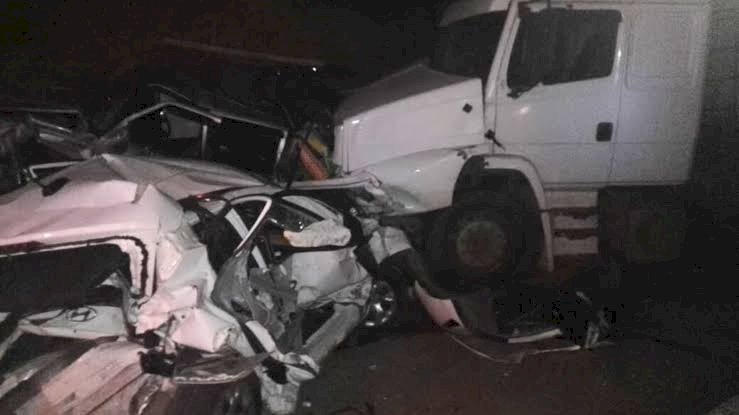 Acidente grave na BR 101 em Fundão deixa duas pessoas feridas